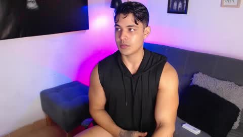 Snapshot of axell_dior chatting on 27, 11, 2025 axell online show from 27, 11, 2025