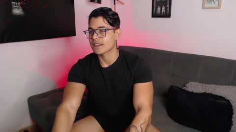Snapshot of axell_dior chatting on 20, 3, 2026 axell online show from 20, 3, 2026