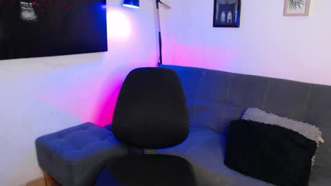 Snapshot of axell_dior chatting on 8, 4, 2026 axell online show from 8, 4, 2026