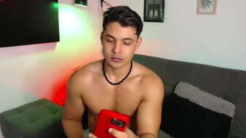 Snapshot of axell_dior chatting on 11, 4, 2026 axell online show from 11, 4, 2026