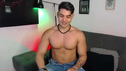 Snapshot of axell_dior chatting on 14, 4, 2026 axell online show from 14, 4, 2026
