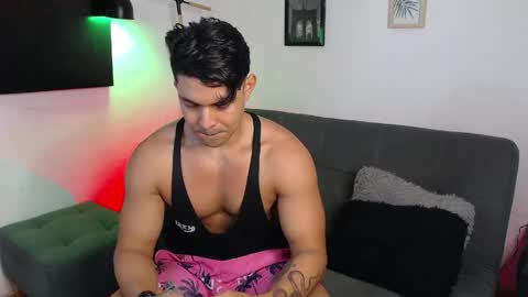 Snapshot of axell_dior chatting on 19, 4, 2026 axell online show from 19, 4, 2026