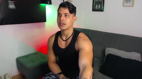 Snapshot of axell_dior chatting on 23, 4, 2026 axell online show from 23, 4, 2026