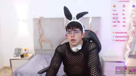 Snapshot of axelnoir_tay chatting on 27, 5, 2026 axelnoir_tay online show from 27, 5, 2026