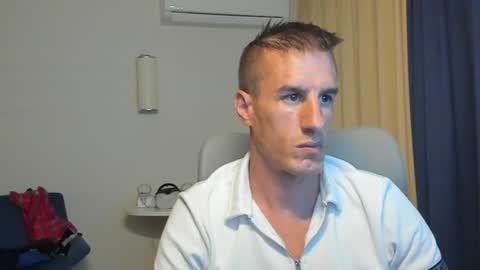 Snapshot of axl_fx chatting on 11, 6, 2026 Axl online show from 11, 6, 2026