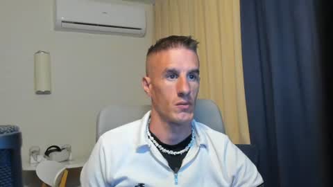 Snapshot of axl_fx chatting on 14, 6, 2026 Axl online show from 14, 6, 2026