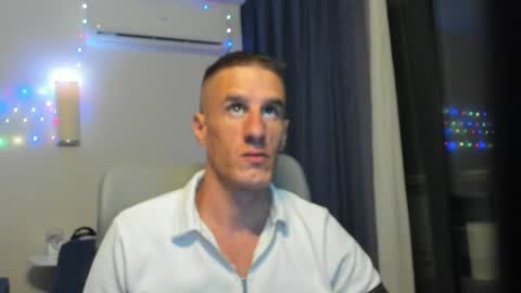 Snapshot of axl_fx chatting on 15, 6, 2026 Axl online show from 15, 6, 2026