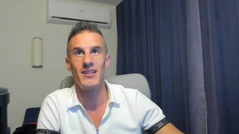 Snapshot of axl_fx chatting on 17, 6, 2026 Axl online show from 17, 6, 2026