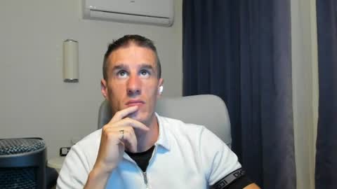 Snapshot of axl_fx chatting on 23, 6, 2026 Axl online show from 23, 6, 2026