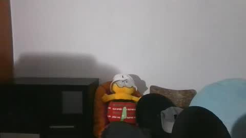 Snapshot of axuepetitt chatting on 23, 5, 2026 axue online show from 23, 5, 2026