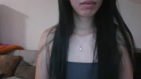 Snapshot of axuepetitt chatting on 15, 6, 2026 axue online show from 15, 6, 2026