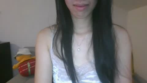 Snapshot of axuepetitt chatting on 8, 7, 2026 axue online show from 8, 7, 2026