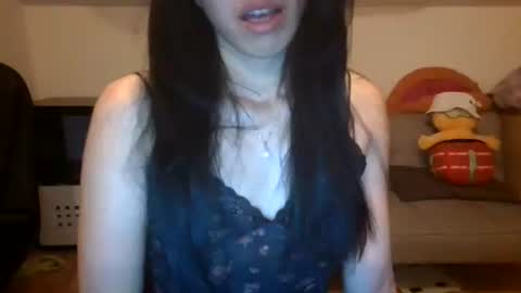 Snapshot of axuepetitt chatting on 5, 8, 2026 axue online show from 5, 8, 2026