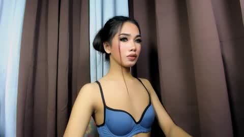 ur lovely ayi  online show from 4, 4, 2026