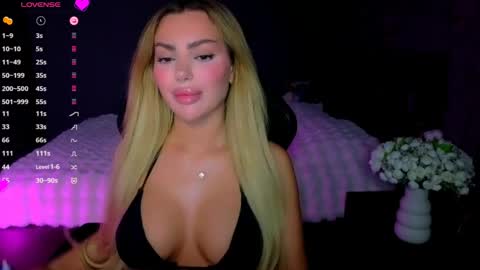  Ayla Demir  online show from 30, 5, 2026