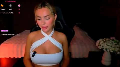 Snapshot of ayla_demir chatting on 6, 7, 2026 Ayla Demir online show from 6, 7, 2026