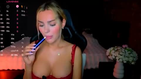 Snapshot of ayla_demir chatting on 9, 7, 2026 Ayla Demir online show from 9, 7, 2026