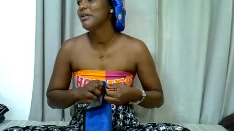 Snapshot of ayla_tyla chatting on 7, 6, 2026 ayla_tyla online show from 7, 6, 2026