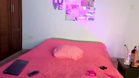 Snapshot of aylah_beckham chatting on 18, 4, 2026 aylah_beckham online show from 18, 4, 2026