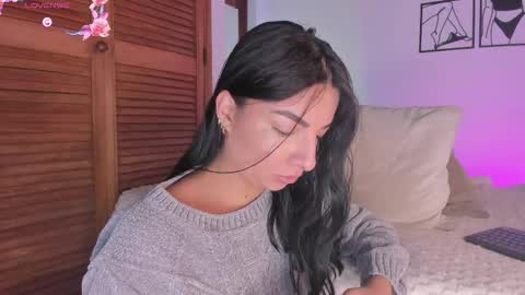 Aylin  online show from 15, 10, 2025