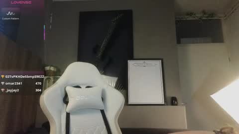 Ayreen Moore online show from 8, 4, 2026