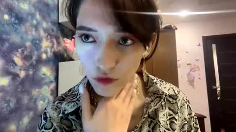 Snapshot of azaleegansen chatting on 31, 10, 2025 Minro online show from 31, 10, 2025