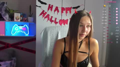 Snapshot of azeliaclark chatting on 30, 10, 2025 Sofia online show from 30, 10, 2025