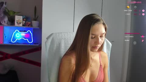 Snapshot of azeliaclark chatting on 4, 11, 2025 Sofia online show from 4, 11, 2025