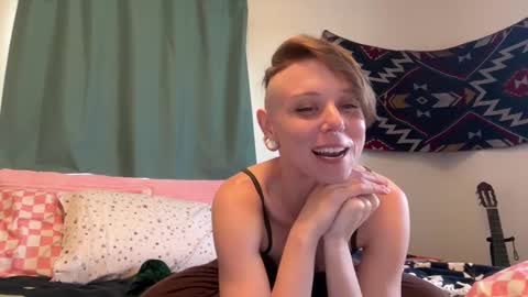 Snapshot of azeraika chatting on 19, 11, 2025 Azerai online show from 19, 11, 2025