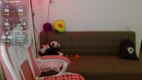 Azu  online show from 11, 4, 2026