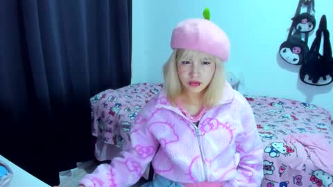 Azu Moure online show from 27, 11, 2025