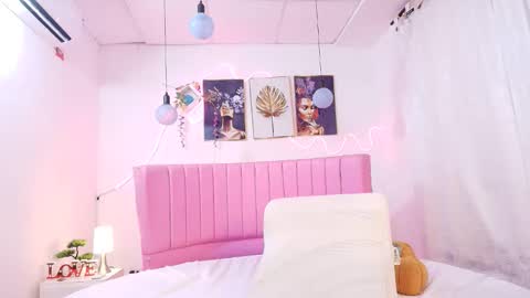 Snapshot of azul_horny chatting on 5, 5, 2026 PRINCESS AZUL. online show from 5, 5, 2026