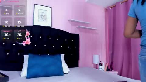 Snapshot of azul_moonn chatting on 10, 10, 2025 azul_moonn online show from 10, 10, 2025