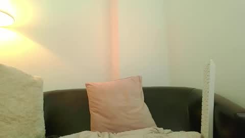 Snapshot of b3cky_ chatting on 5, 3, 2025 Rebecca online show from 5, 3, 2025