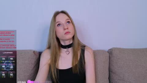 Snapshot of b4by_emilia chatting on 28, 10, 2025 b4by_emilia online show from 28, 10, 2025