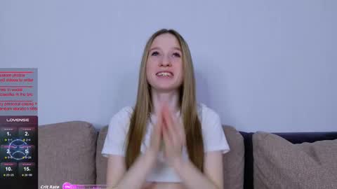 Snapshot of b4by_emilia chatting on 4, 11, 2025 b4by_emilia online show from 4, 11, 2025