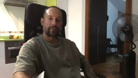 Snapshot of babakeror chatting on 28, 7, 2026 BKR online show from 28, 7, 2026