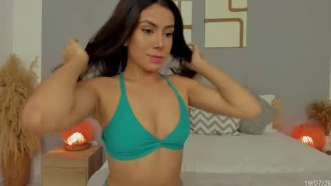 Snapshot of babesexy19_ chatting on 20, 7, 2026 itzell online show from 20, 7, 2026