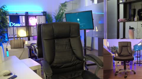 Olivia and Lexi online show from 17, 2, 2026