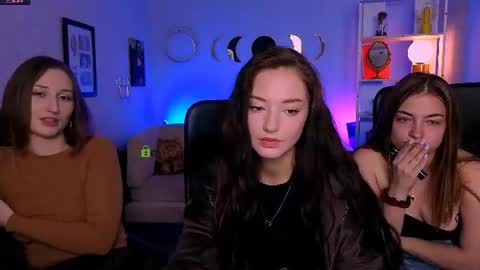 Snapshot of baby_hotte chatting on 16, 6, 2026 baby online show from 16, 6, 2026