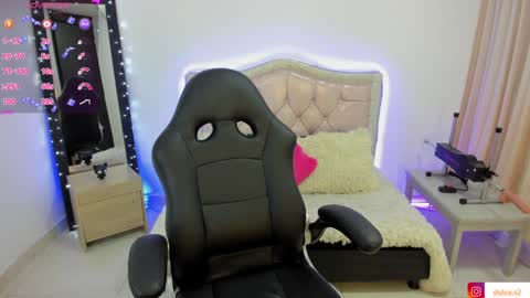 Dulce  Stefa  online show from 2, 1, 2025