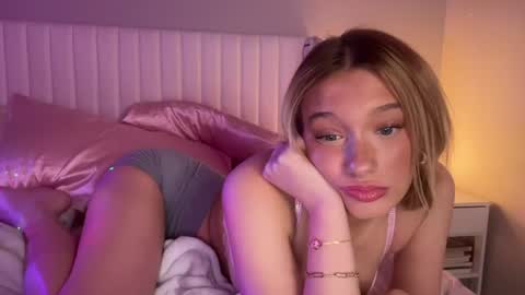 Snapshot of babyblueyy chatting on 30, 7, 2026 babyblueyy online show from 30, 7, 2026