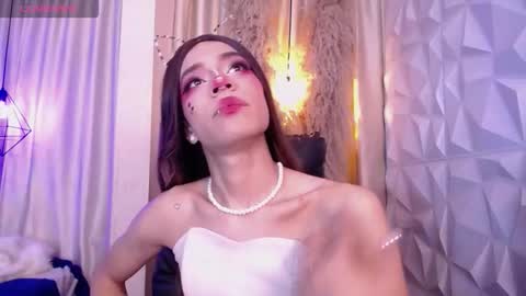 Foxy online show from 9, 3, 2026