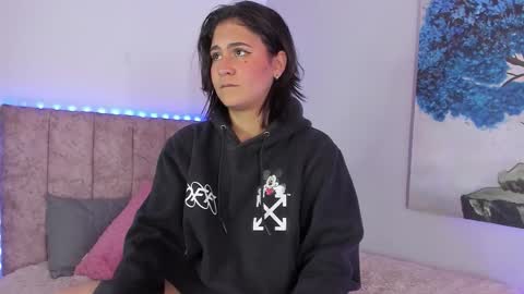 daya independent model online show from 23, 3, 2026