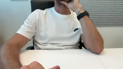 Snapshot of backtoureon chatting on 24, 7, 2026 backtoureon online show from 24, 7, 2026