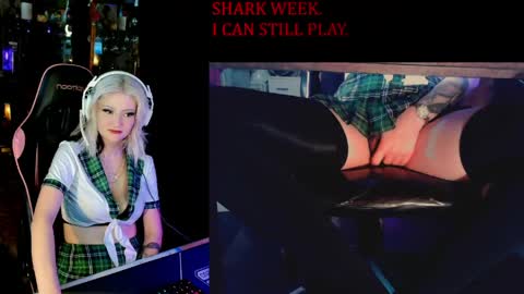 Snapshot of badd0ll chatting on 23, 5, 2026 badd0ll online show from 23, 5, 2026