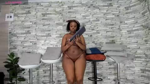 Snapshot of badgirls_000 chatting on 19, 12, 2025 candy and dayan online show from 19, 12, 2025