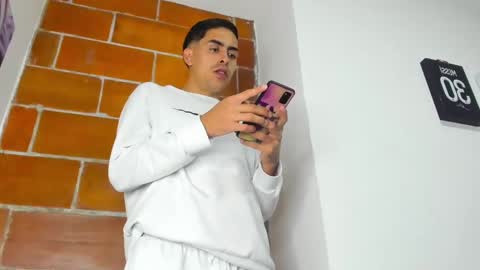 Juan Help us reach 100 likes online show from 25, 12, 2024