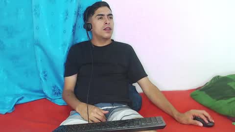 Juan Help us reach 100 likes online show from 18, 1, 2025