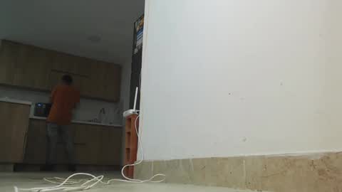 Juan Help us reach 100 likes online show from 21, 2, 2025